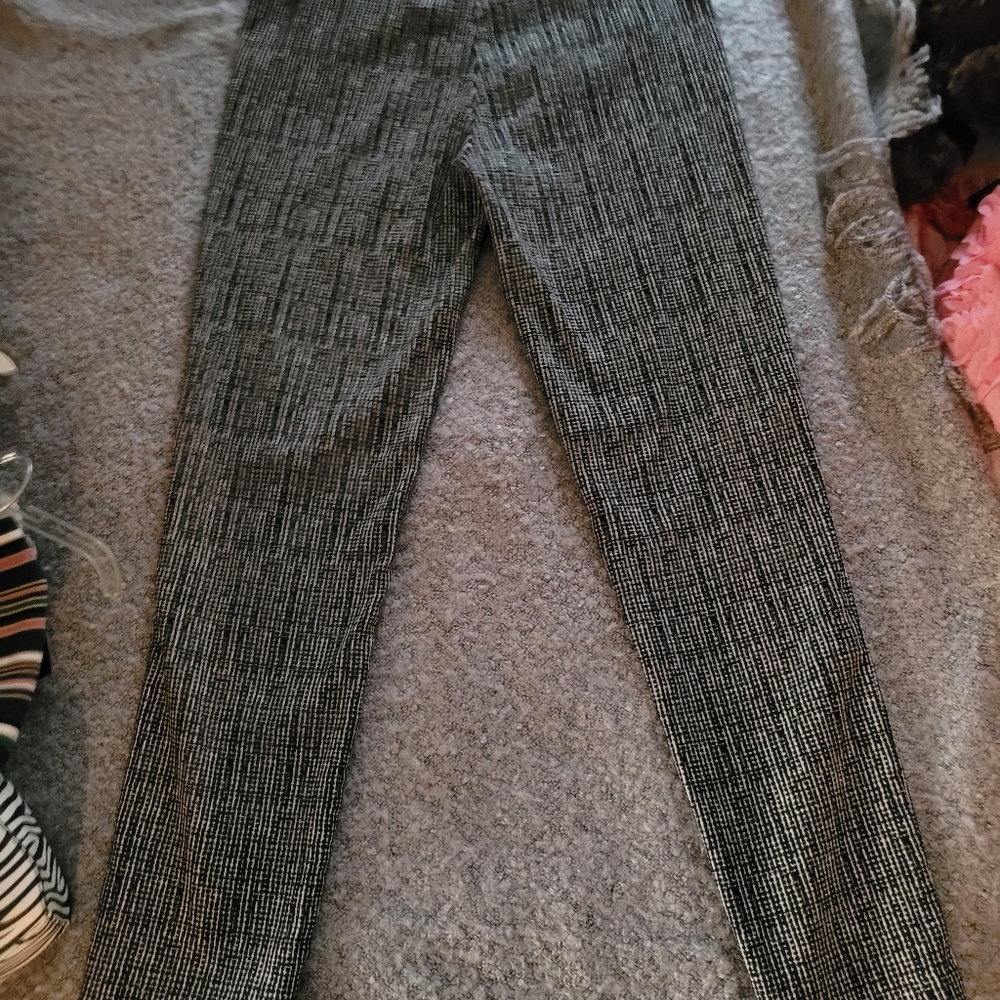 Top/Pants - Picture 7 of 16